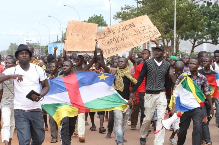 Centrafrique : la présidente de transition entame des consultations controversées