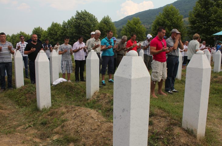 La semaine de la justice transitionnelle : Hommage aux victimes de Srebrenica, Béchir versus CPI