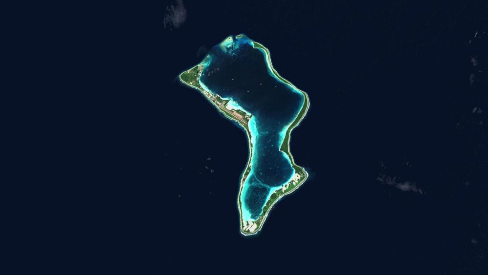 Accord politique sur l’avenir » des îles Chagos entre le Royaume-Uni et l’île Maurice. Photo : l'île de Diego Garcia vue d'un satellite.