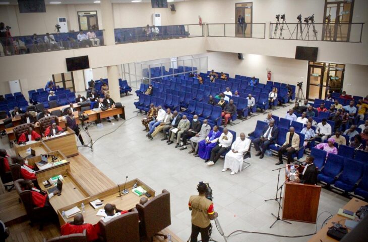 It's time for the closing arguments and indictments (life imprisonment) in the September 28 trial in Conakry, Guinea. Photo: ex-President Moussa Dadis Camara and his co-defendants have left their box, and are seated facing the court, close to the lawyers and magistrates.