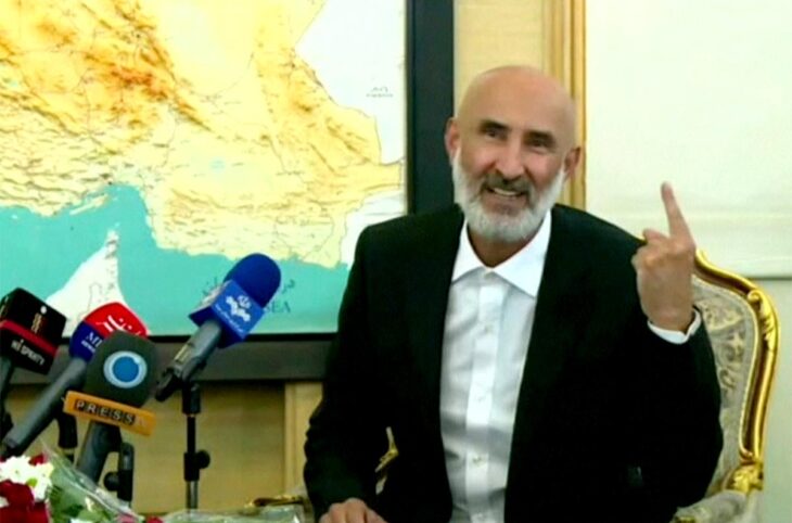 International law: exchange of prisoners between Sweden and Iran. Photo: Hamid Nouri speaks to the Iranian press on his return to Tehran.