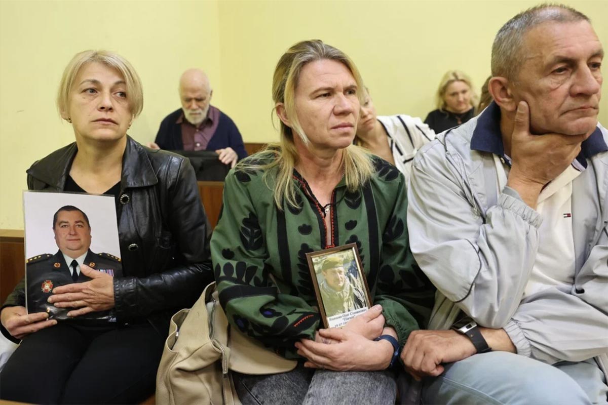 Trial in Ukraine of a former KGB officer for high treason - Photo: Relatives of soldiers killed or missing from the Yavoriv military base attend the court hearings.